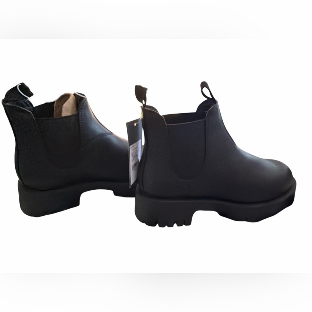 Universal Thread Zora Chelsea Boot Black NWT